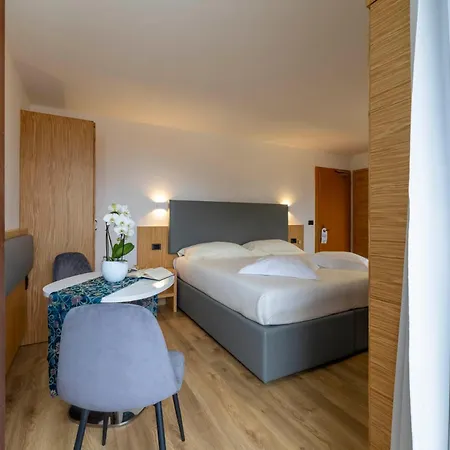 Olympic Palace Hotel 4*